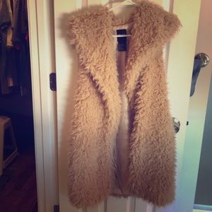 Me Jane large faux fur vest with pockets